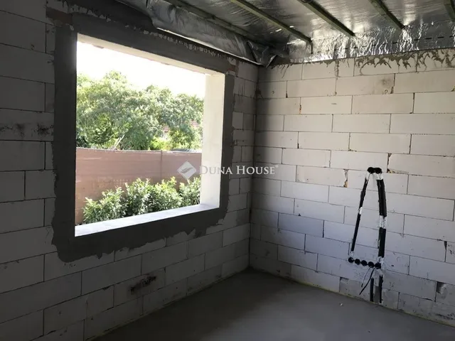 Eladó ház Besnyő 135 nm