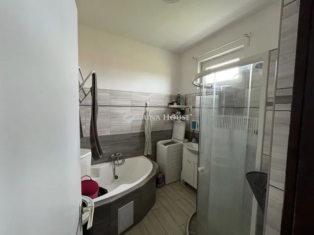 Eladó ház Enying 130 nm