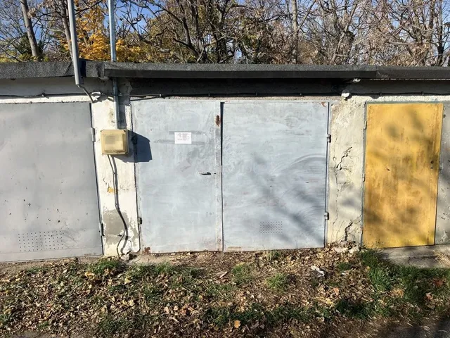 Eladó garázs Várpalota 20 nm