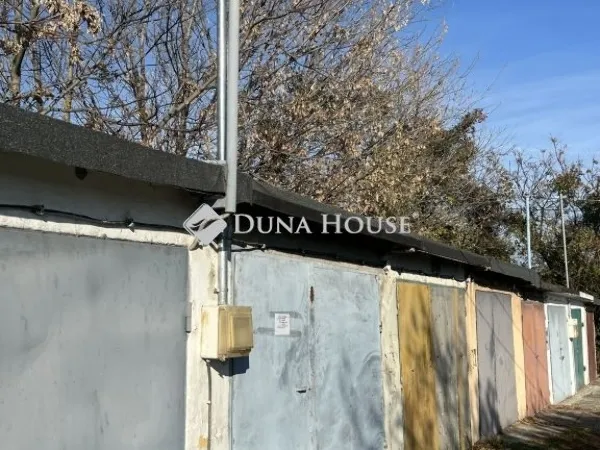 Eladó garázs Várpalota 20 nm