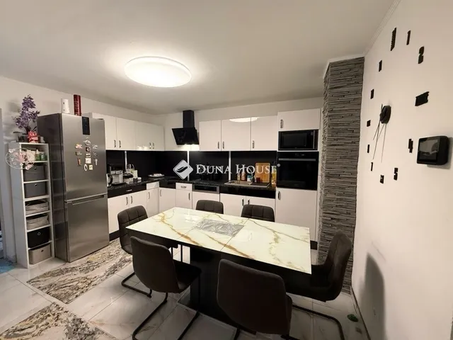 Eladó ház Füle 90 nm