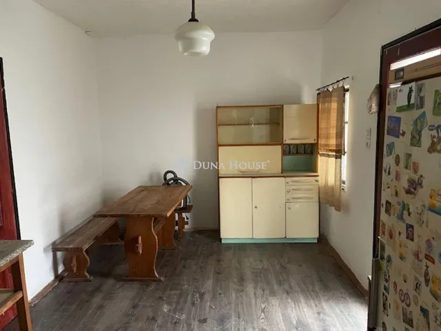 Eladó ház Borzavár 42 nm