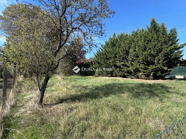 Eladó telek Velence 880 nm