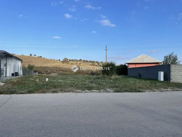 Eladó telek Várpalota 927 nm