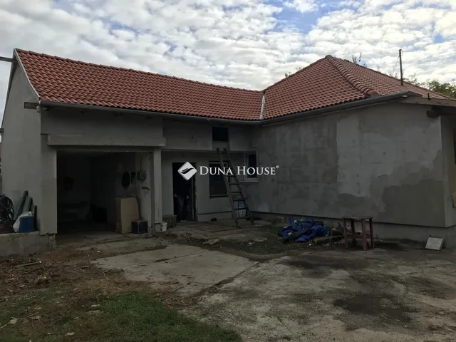 Eladó ház Besnyő 100 nm