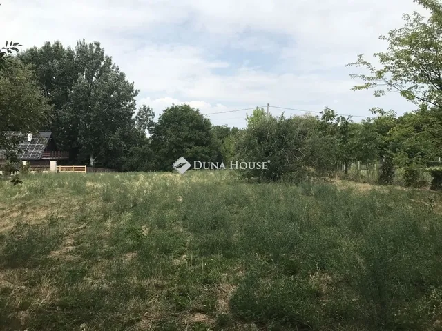 Eladó telek Velence 2157 nm