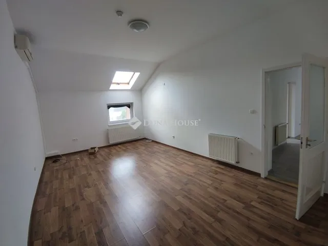 Eladó lakás Kápolnásnyék 93 nm