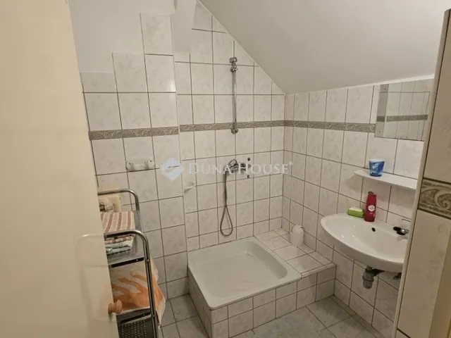 Eladó ház Székesfehérvár 280 nm