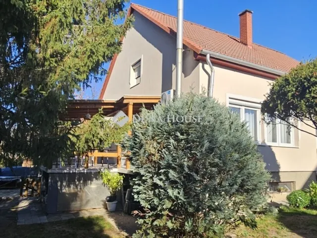 Eladó ház Székesfehérvár 280 nm