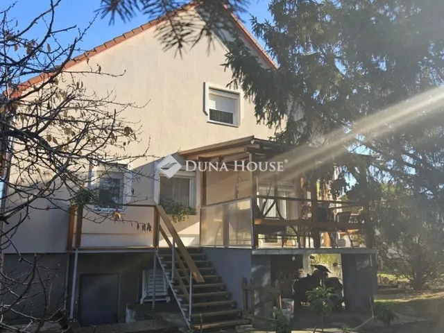 Eladó ház Székesfehérvár 280 nm