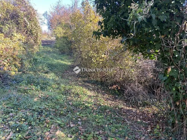 Eladó telek Isztimér 1626 nm