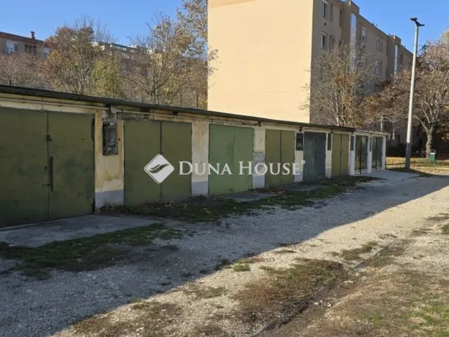 Eladó garázs Székesfehérvár 15 nm