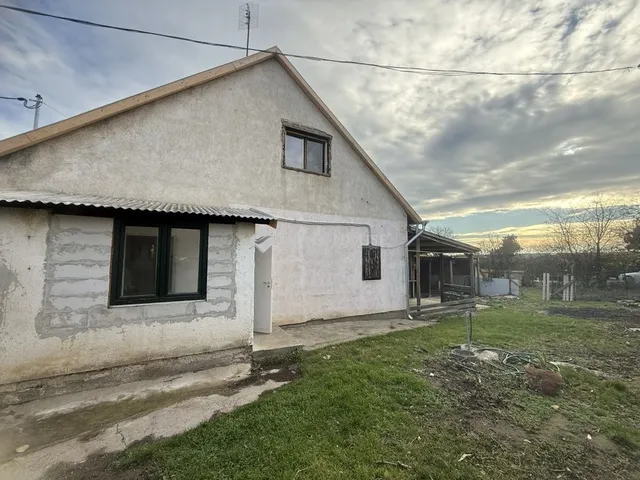 Eladó ház Enying 141 nm