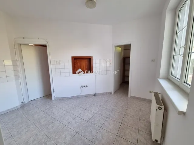 Eladó ház Kápolnásnyék 273 nm