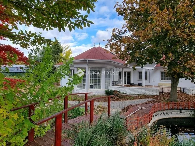 Eladó ház Kápolnásnyék 273 nm