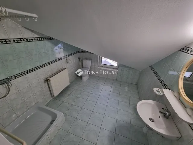 Eladó ház Kápolnásnyék 273 nm