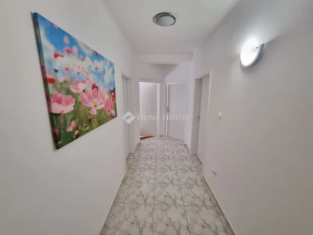 Eladó ház Kápolnásnyék 273 nm