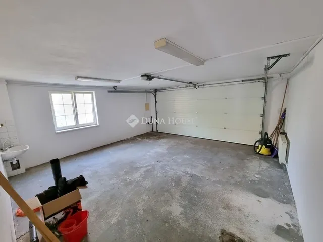 Eladó ház Kápolnásnyék 273 nm