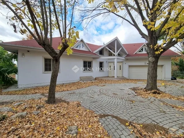 Eladó ház Kápolnásnyék 273 nm