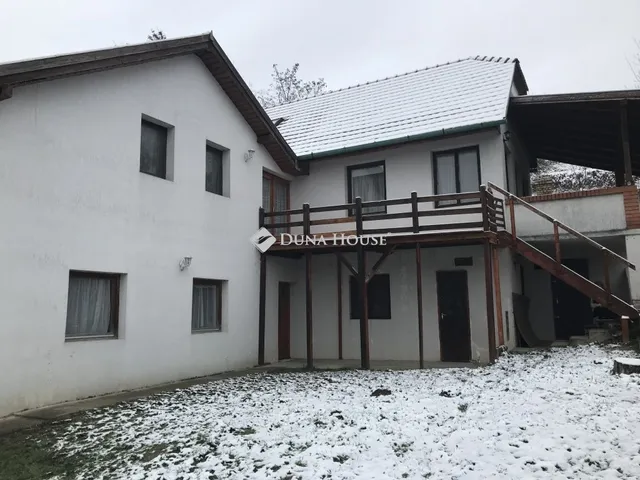 Eladó lakás Lovasberény 128 nm