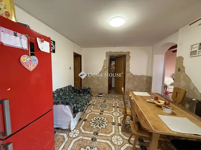 Eladó ház Besnyő 93 nm