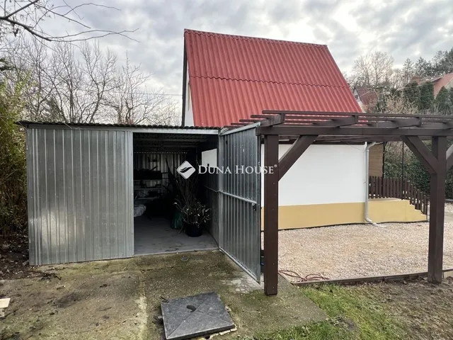 Eladó üdülő és hétvégi ház Kulcs 38 nm