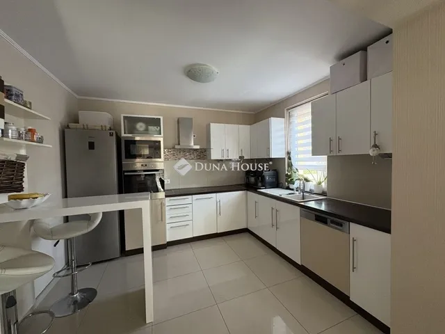 Eladó lakás Székesfehérvár 119 nm