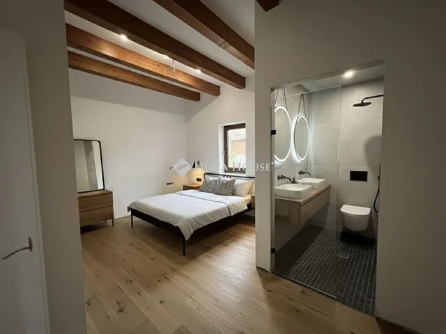 Eladó ház Vértesacsa 244 nm