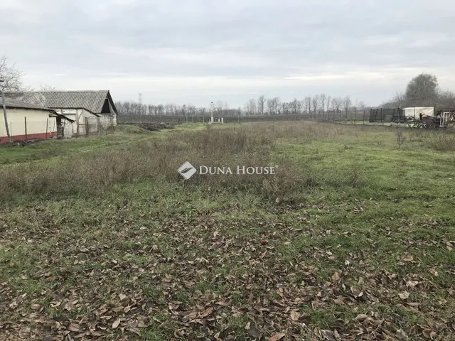 Eladó telek Ráckeresztúr 1718 nm