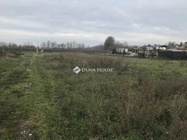 Eladó telek Ráckeresztúr 1718 nm