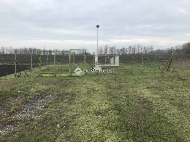 Eladó telek Ráckeresztúr 1718 nm