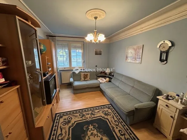 Eladó ház Előszállás 238 nm