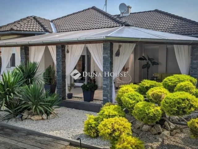 Eladó ház Enying 170 nm