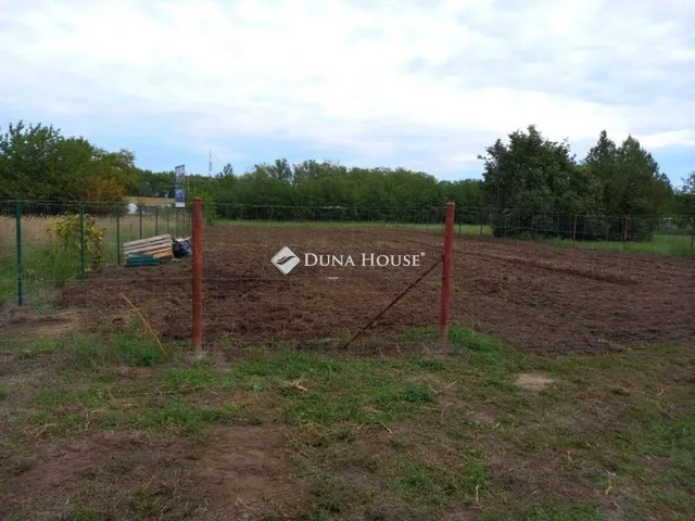 Eladó telek Székesfehérvár, Maroshegy 810 nm