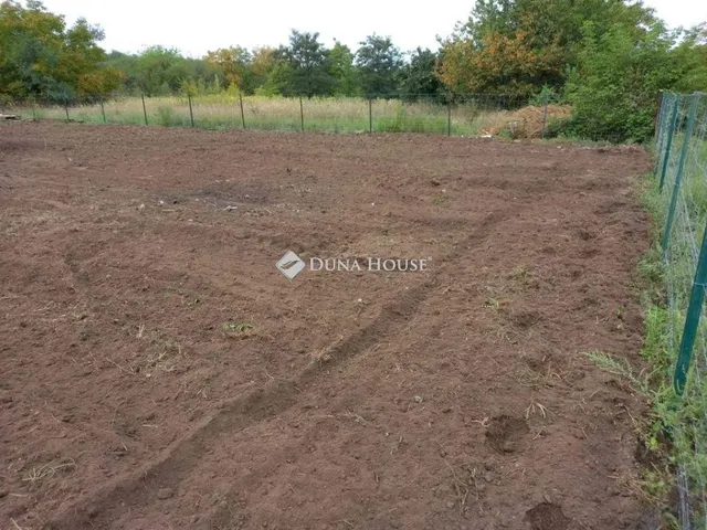 Eladó telek Sárszentmihály 810 nm