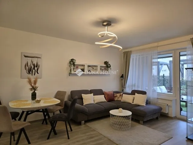 Eladó lakás Székesfehérvár, Belváros 74 nm