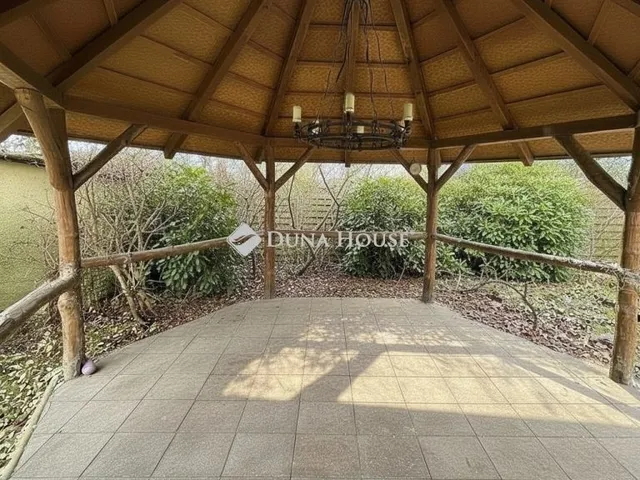 Eladó ház Sárszentmihály 280 nm