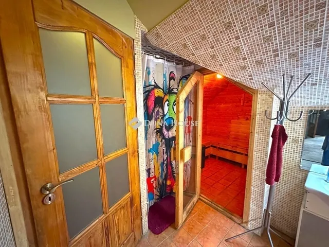 Eladó ház Sárszentmihály 280 nm