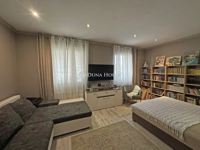 Eladó ház Sárszentmihály 280 nm