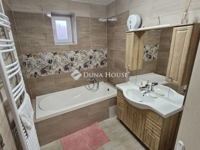 Eladó ház Várpalota 105 nm