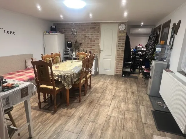 Eladó ház Nagykarácsony 112 nm