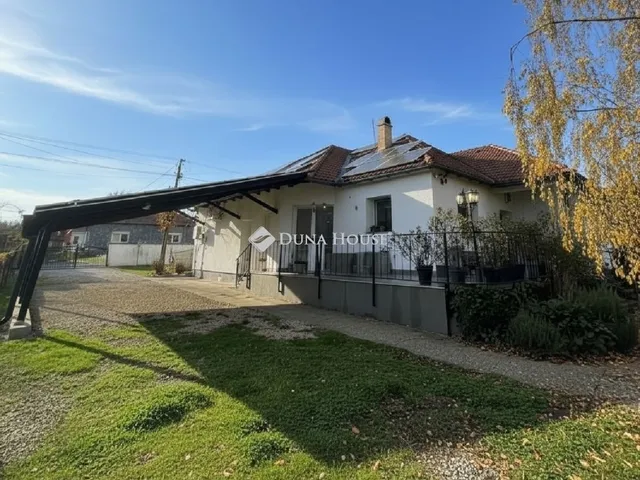 Eladó ház Sárszentmihály 280 nm