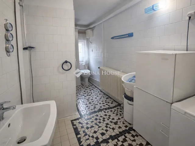 Eladó ház Csákvár 140 nm