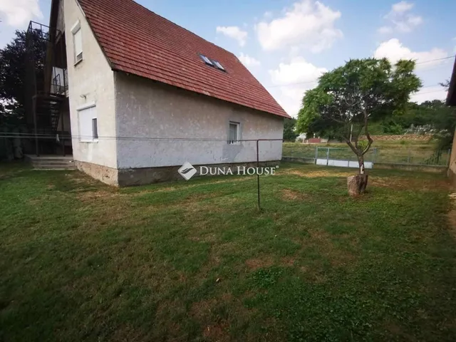 Eladó ház Lovasberény 179 nm