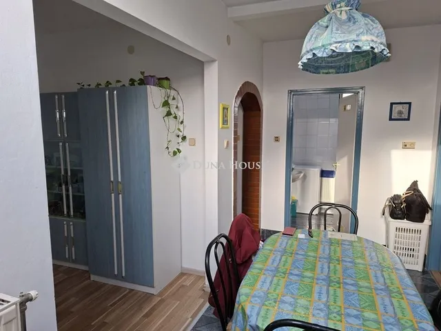 Eladó ház Lovasberény 179 nm