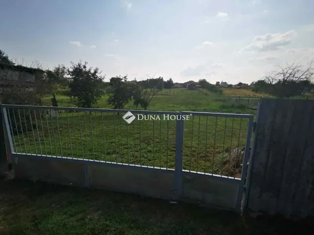 Eladó ház Lovasberény 179 nm