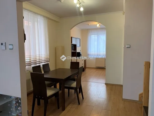 Eladó lakás Székesfehérvár, Öreghegy 100 nm