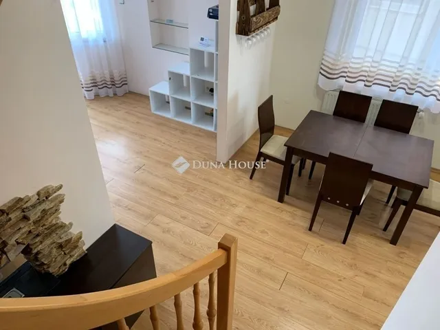 Eladó lakás Székesfehérvár, Öreghegy 100 nm