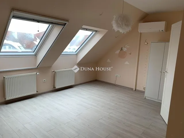 Eladó lakás Székesfehérvár, Öreghegy 100 nm