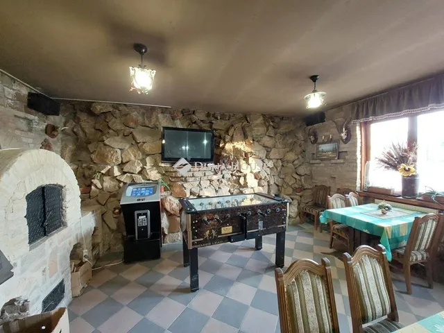 Eladó kereskedelmi és ipari ingatlan Nádasdladány 200 nm